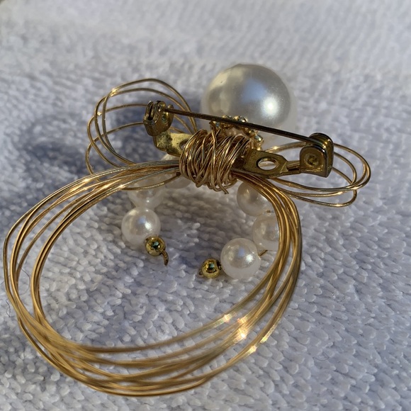 Wire Wrapped ANGEL PIN - Picture 5 of 7